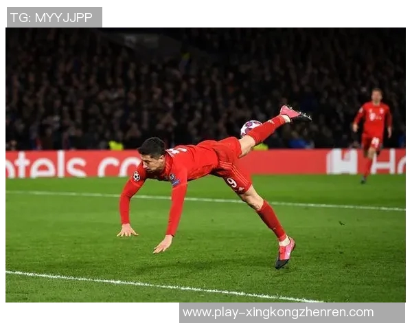 莱万重返德甲挑战旧主拜仁球迷怒斥其忘恩负义行为